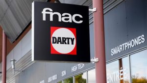 Arcachon , Aquitaine / France - 10 08 2019 : Darty Fnac Logo on