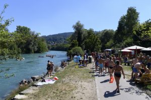 AARE, GUMMIBOOT, BOEOETLE, CORONAVIRUS, COVID-19, COVID 19, HITZE, HITZEWELLE, ERFRISCHUNG, ABKUEHLUNG,